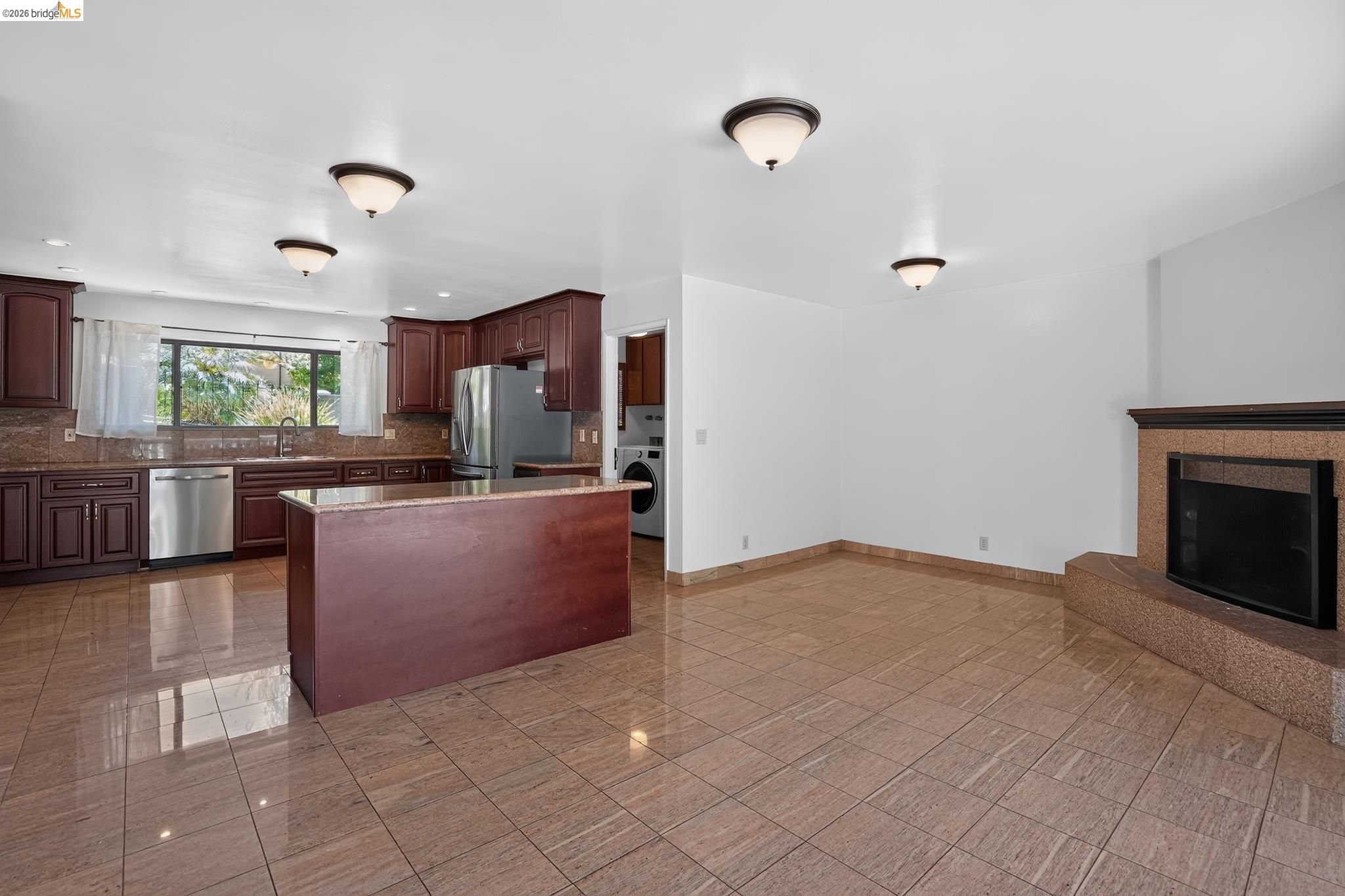 525 Hampton Road Piedmont, CA 94611 - Photo 9 of 30