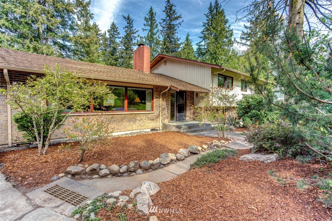 4003 Lakeway Drive Bellingham, WA 98229 - Photo 4 of 24