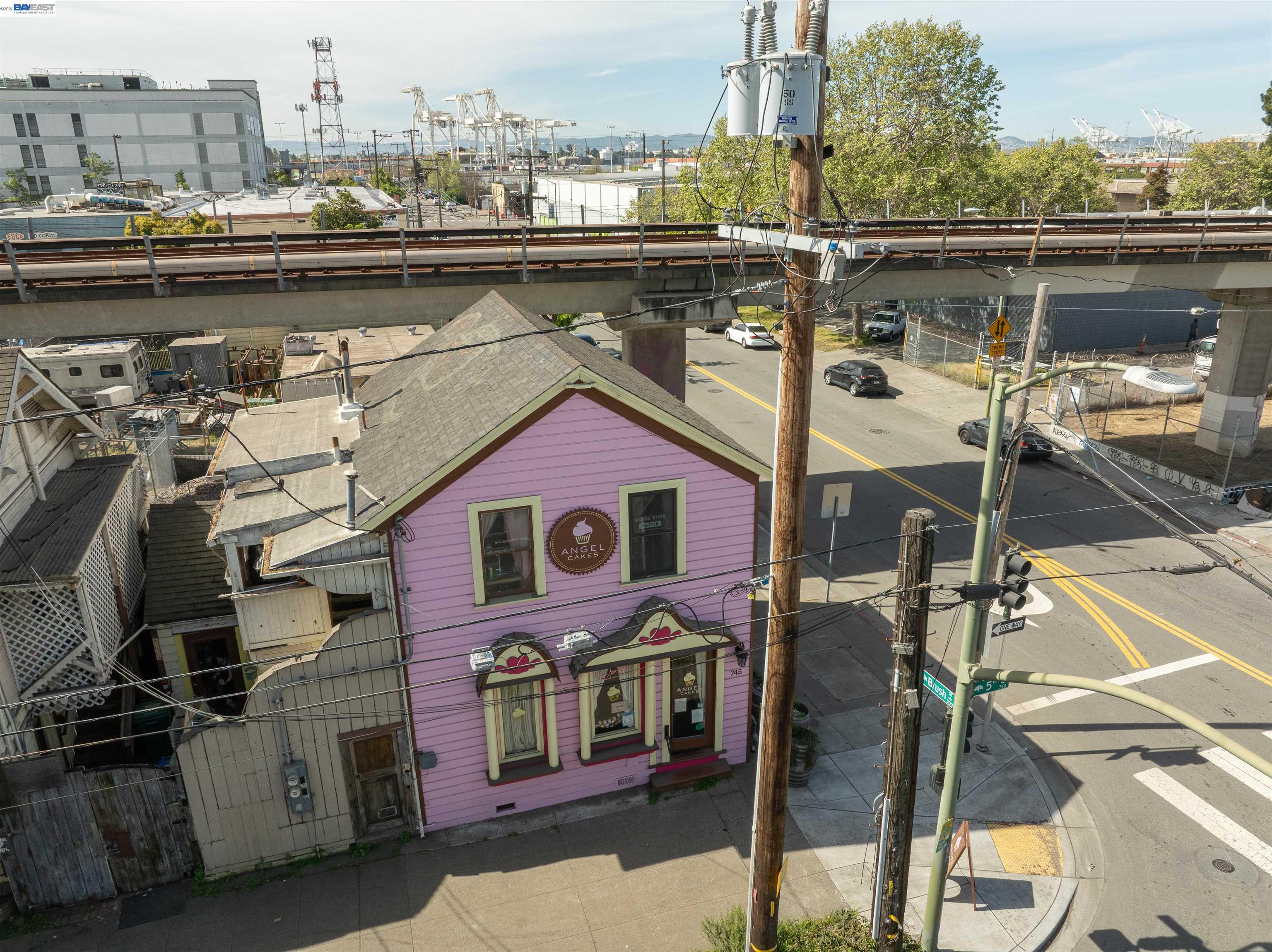 745 Fifth Street Oakland, CA 94607 - Photo 23 of 26 a front view of a house with a ocean view