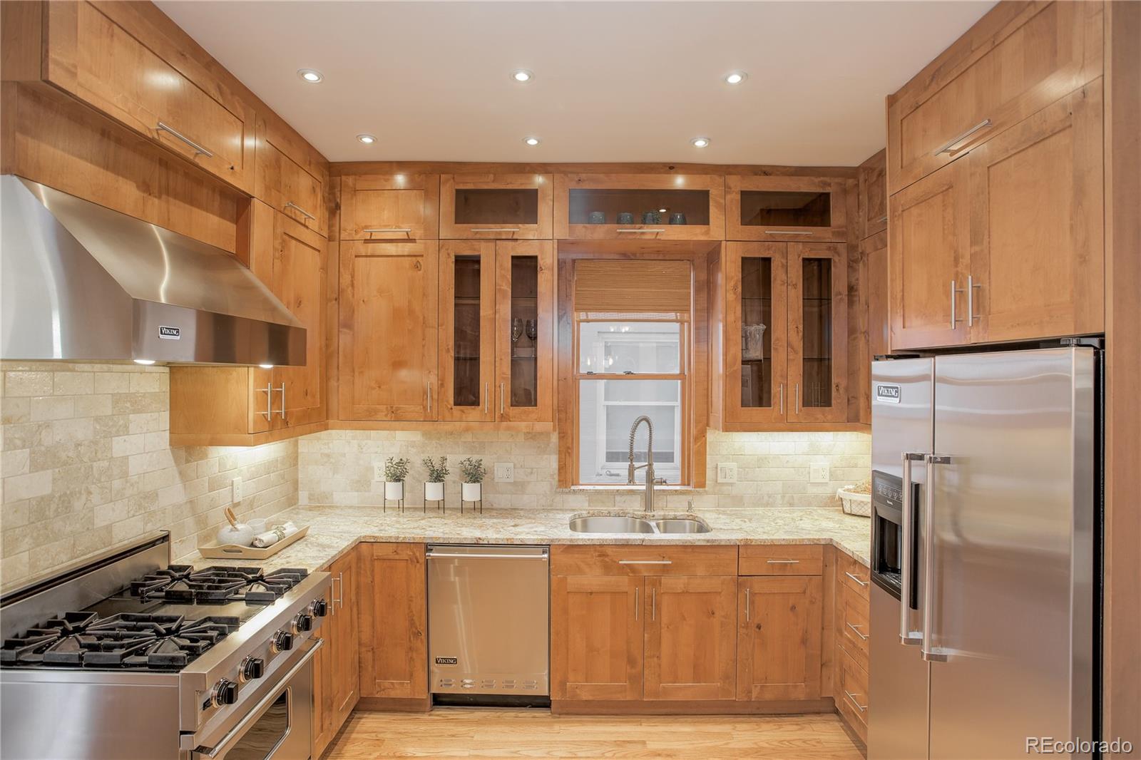 1341 St Paul Street Denver, CO 80206 - Photo 13 of 36