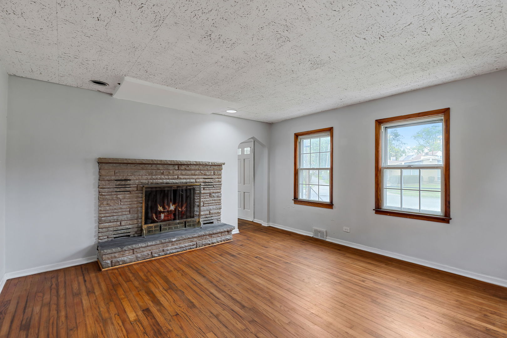 320 Streamside Drive Harvey, IL 60426 - Photo 3 of 20