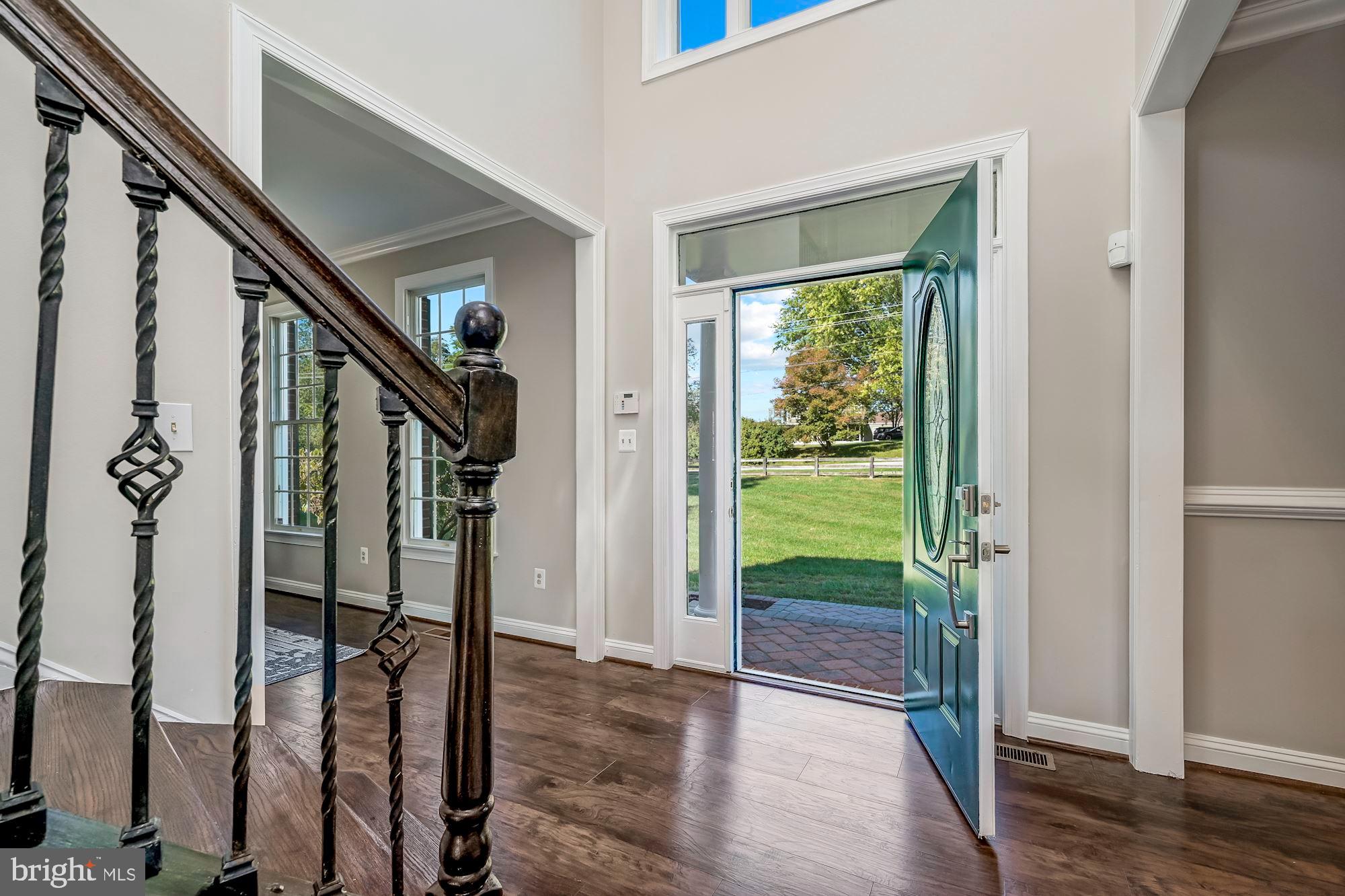 13720 Highland Road Clarksville, MD 21029 - Photo 6 of 61 Two-Story Foyer | New Flooring.