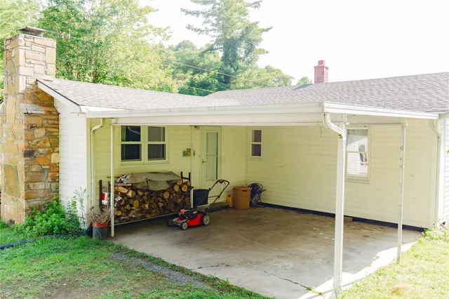 $245,000 | 607 Fred Sparks Road, Bakersville, NC 28705