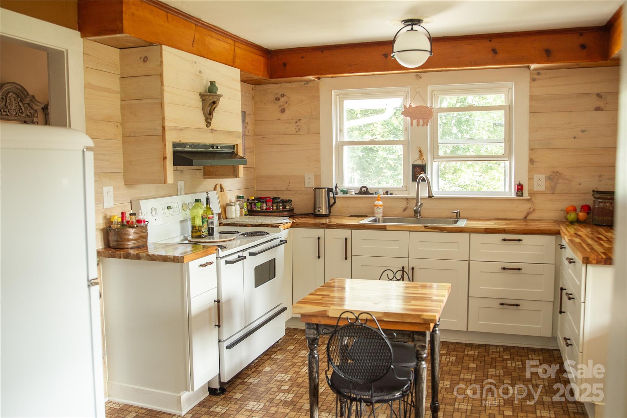 607 Fred Sparks Road Bakersville, NC 28705 - Photo 6 of 41