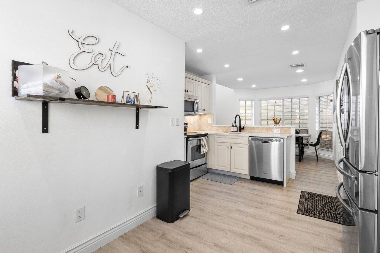 5120 Coronado Ridge Boca Raton, FL 33431 - Photo 17 of 42 017-5120CoronadoRidge-BocaRaton-FL-33486