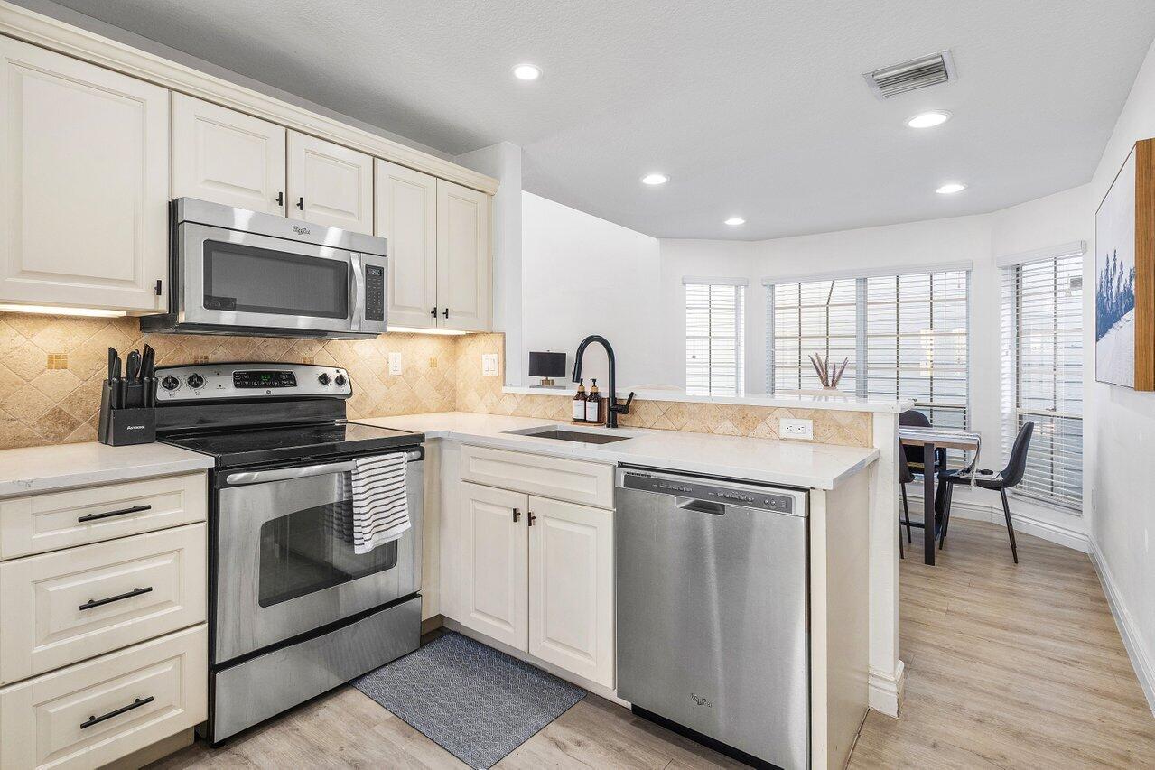 5120 Coronado Ridge Boca Raton, FL 33431 - Photo 18 of 42 018-5120CoronadoRidge-BocaRaton-FL-33486