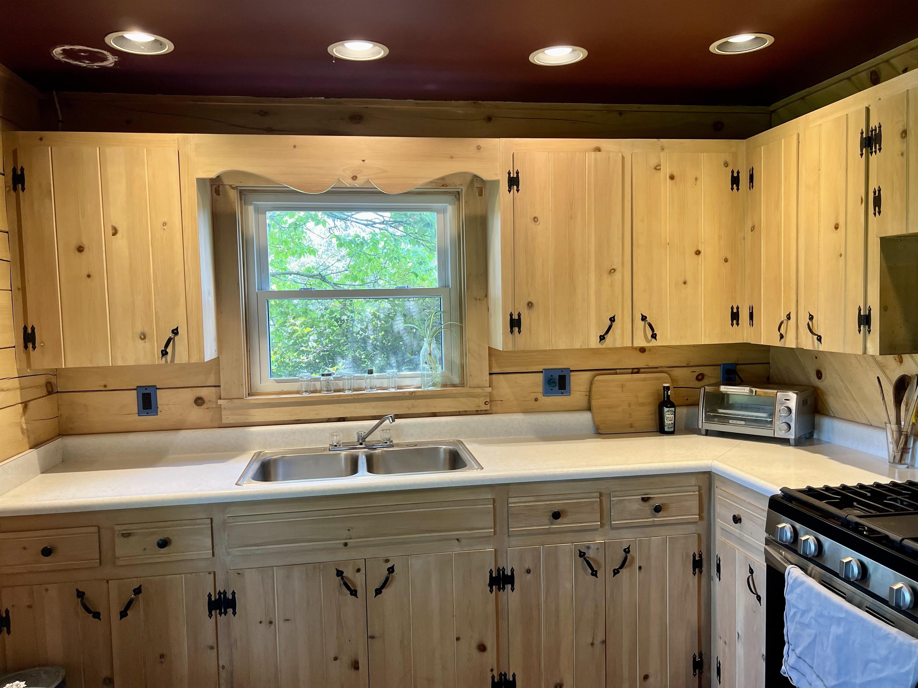 1736 Leblanc Road Barton, VT 05822 - Photo 9 of 35