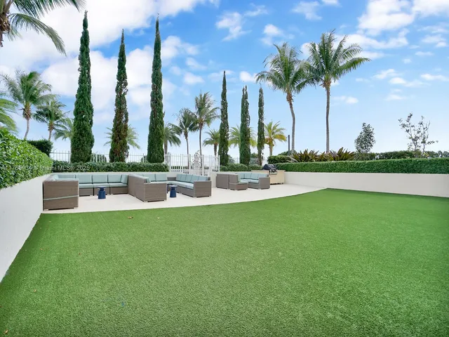 $375,000 | 3000 Coral Way, Unit 1009, Miami, FL 33145