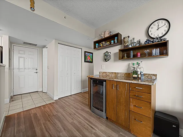 $375,000 | 3000 Coral Way, Unit 1009, Miami, FL 33145