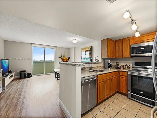 $375,000 | 3000 Coral Way, Unit 1009, Miami, FL 33145