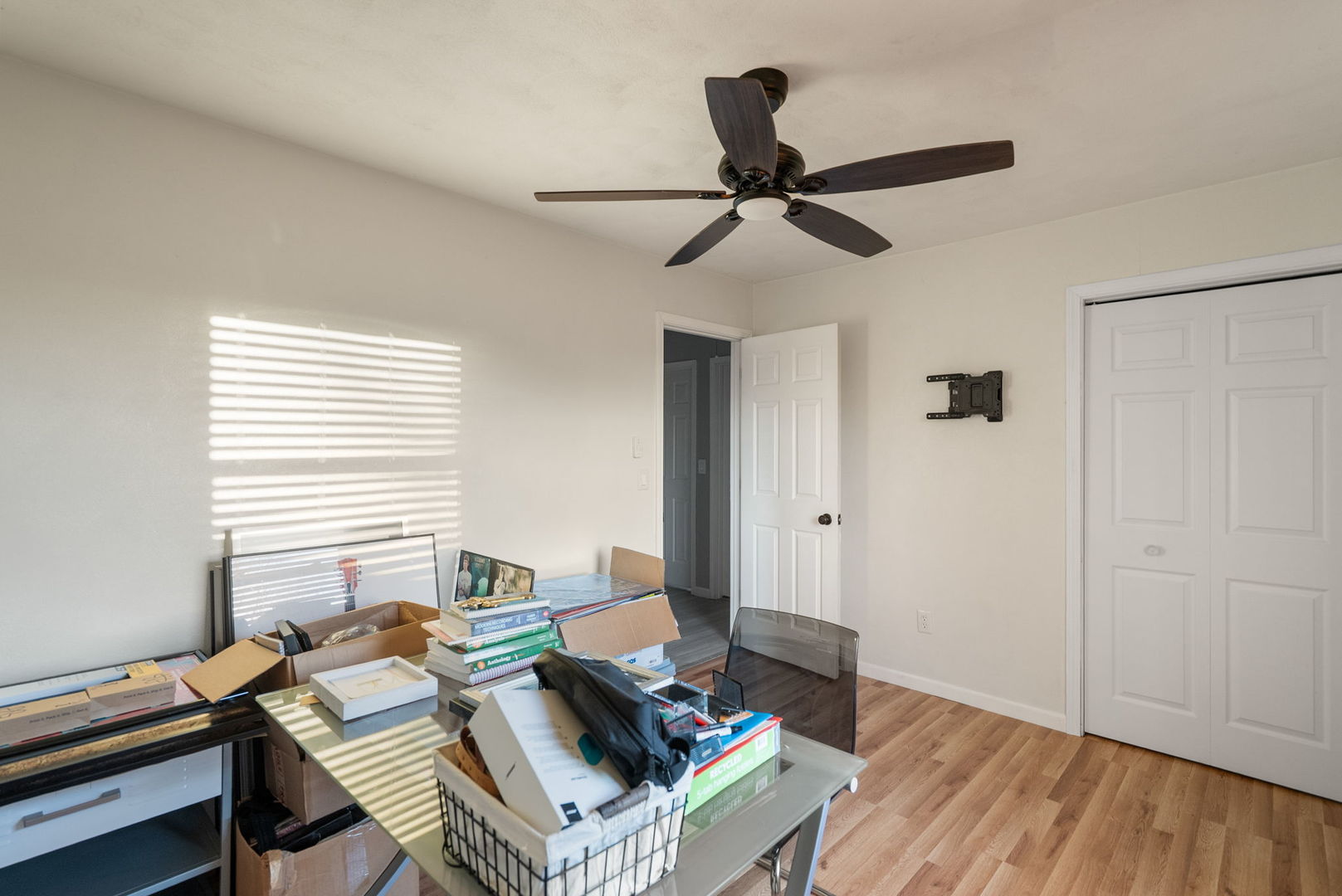 712 Fairfield Road Port Byron, IL 61275 - Photo 18 of 45 a workspace with furniture and a window