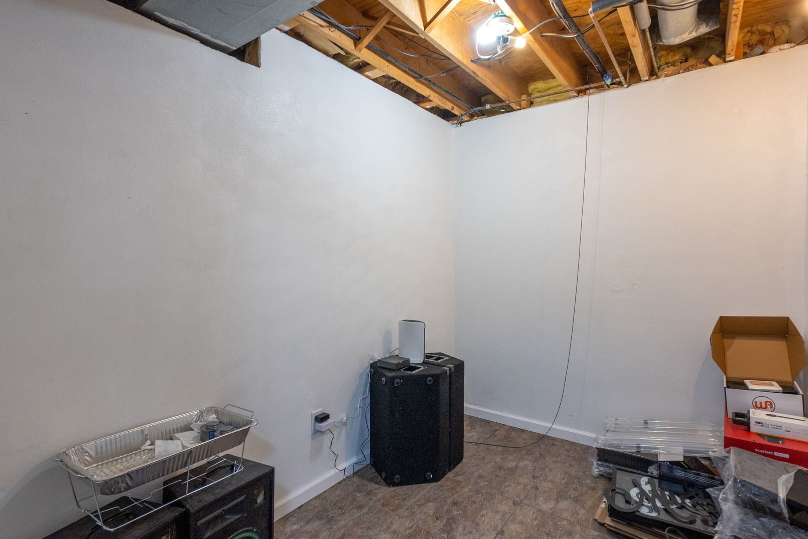 712 Fairfield Road Port Byron, IL 61275 - Photo 27 of 45 a room with furniture and a wooden floor