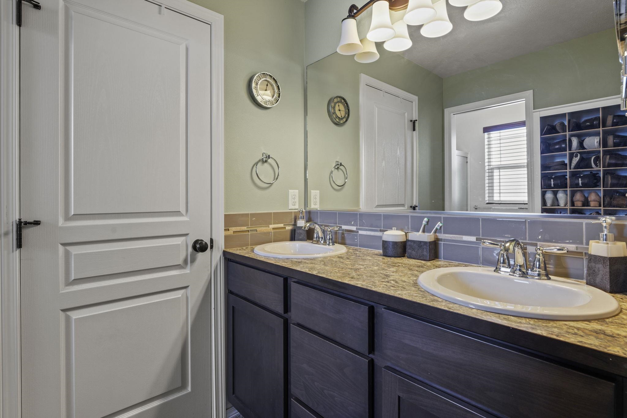 1002 South Collins Road Spokane Valley, WA 99216 - Photo 18 of 47