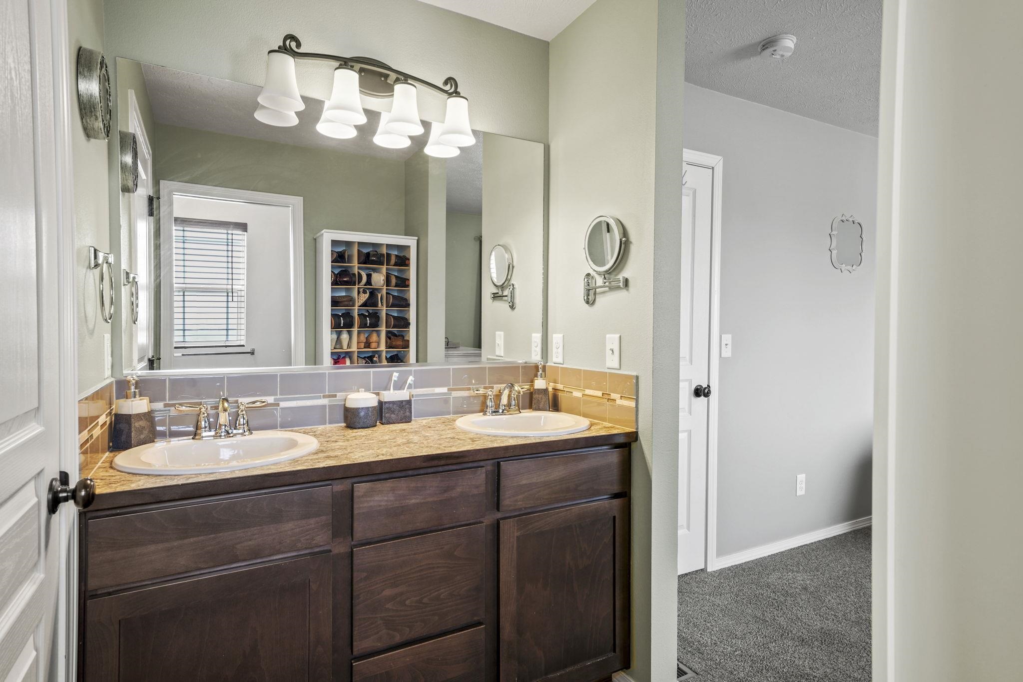 1002 South Collins Road Spokane Valley, WA 99216 - Photo 20 of 47