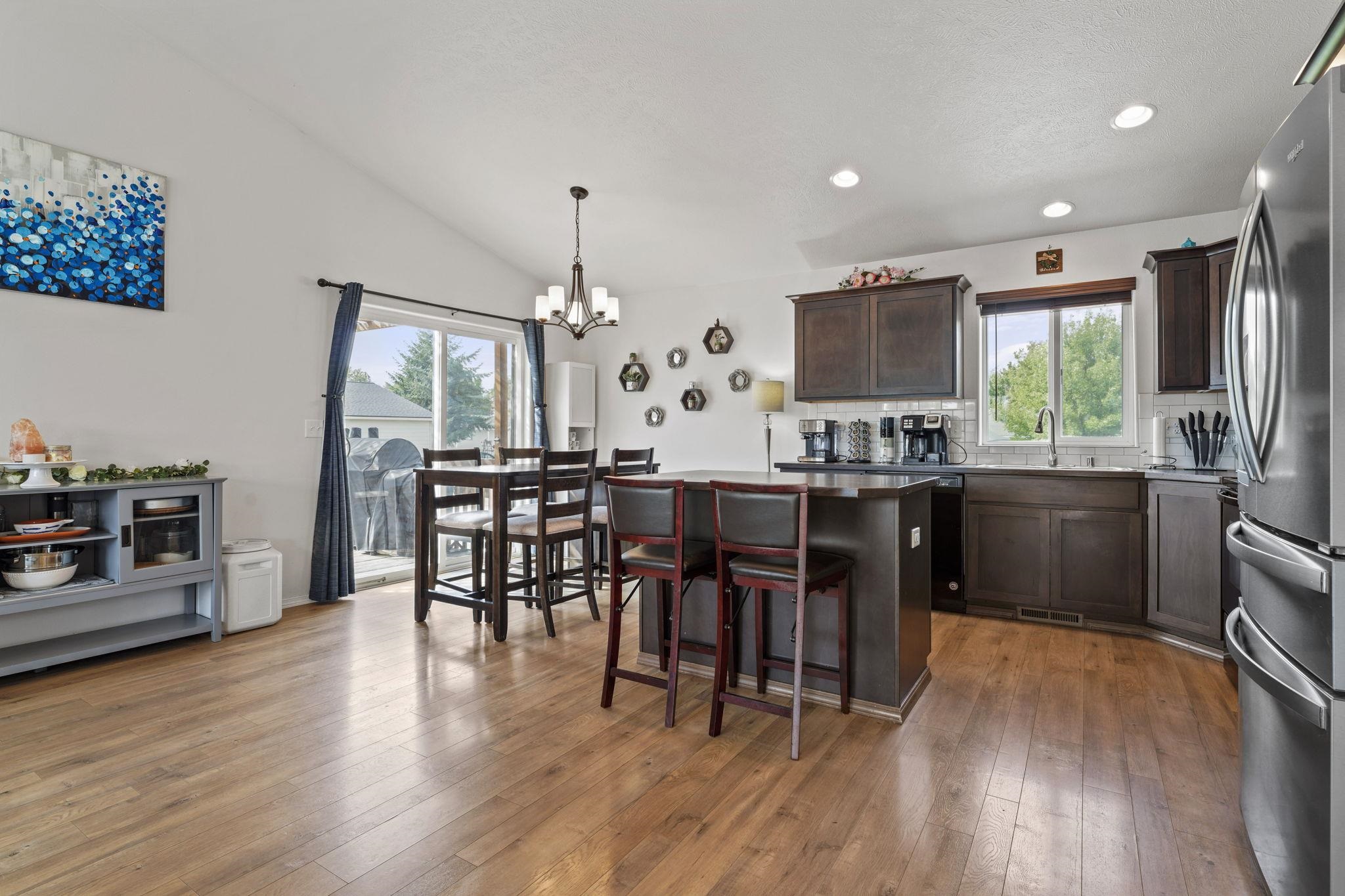 1002 South Collins Road Spokane Valley, WA 99216 - Photo 6 of 47