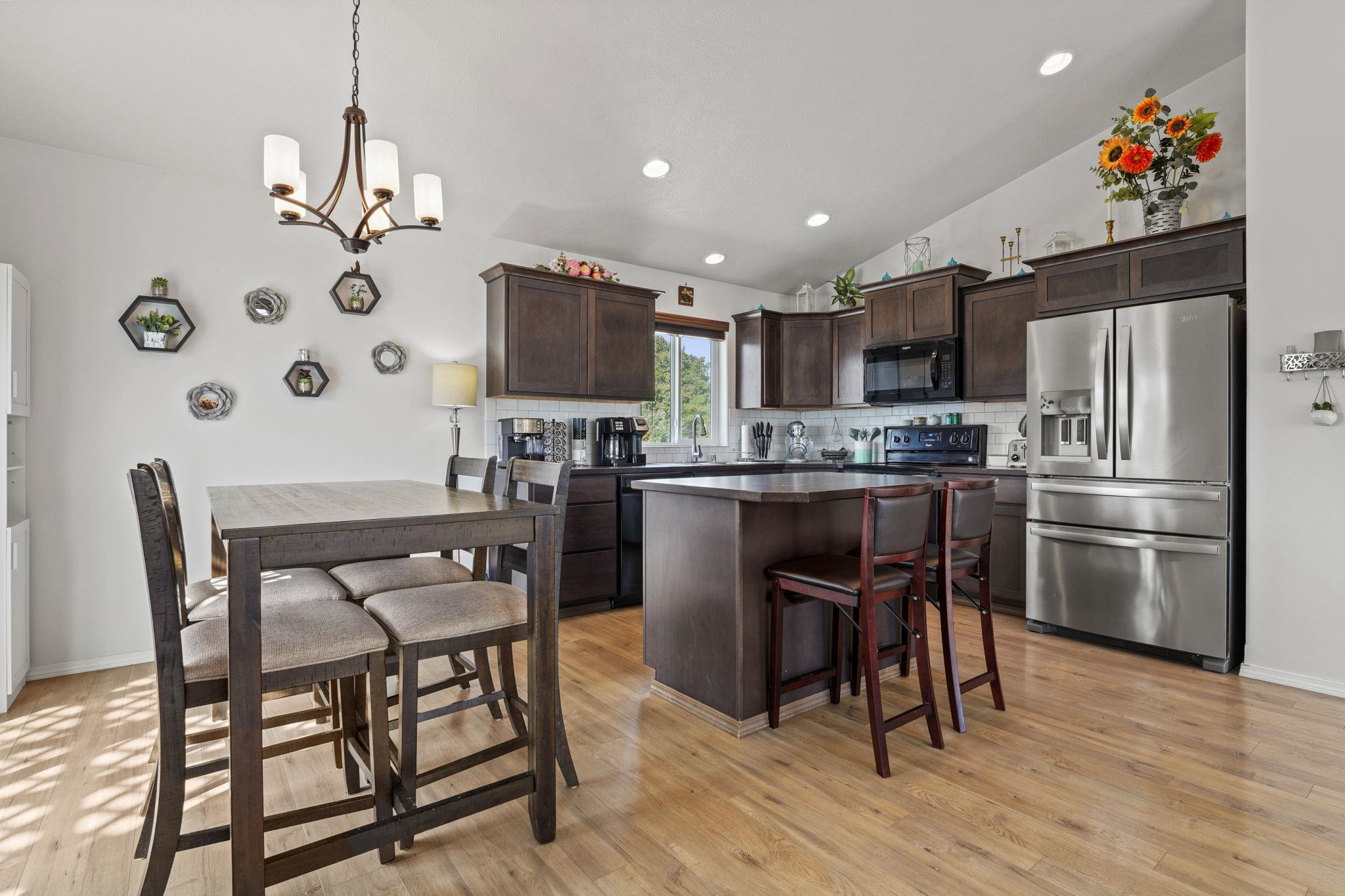 1002 South Collins Road Spokane Valley, WA 99216 - Photo 8 of 47