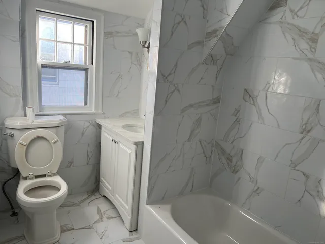 $2,400 | 403 Cooke Street, Waterbury, CT 06710