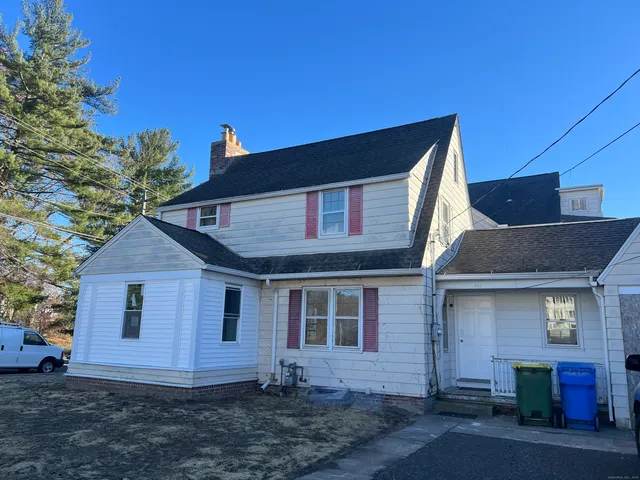 $2,400 | 403 Cooke Street, Waterbury, CT 06710