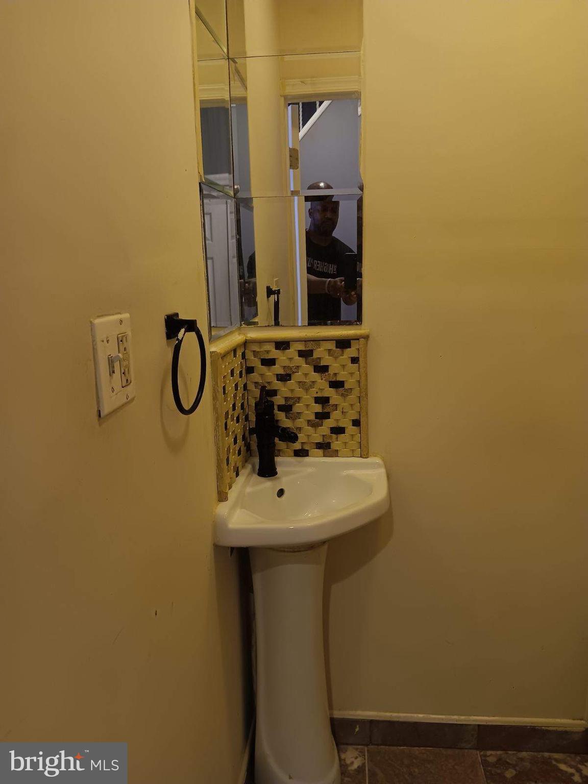 3112 West Gordon Street Philadelphia, PA 19132 - Photo 11 of 24 First Fl. Half Bath