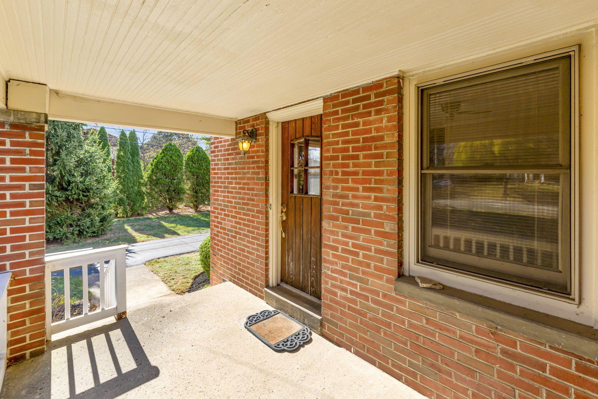 4419 Reed Road Columbus, OH 43220 - Photo 3 of 43 4419 Reed Rd (Exterior)-8