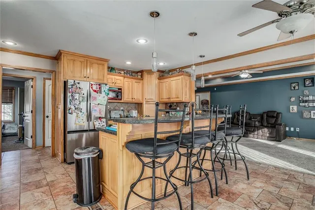 $585,000 | 453 Northeast County Road 14004, Adrian, MO 64720