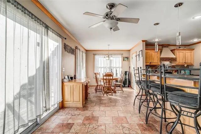 $585,000 | 453 Northeast County Road 14004, Adrian, MO 64720