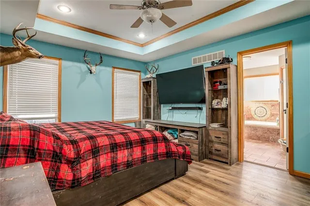 $585,000 | 453 Northeast County Road 14004, Adrian, MO 64720