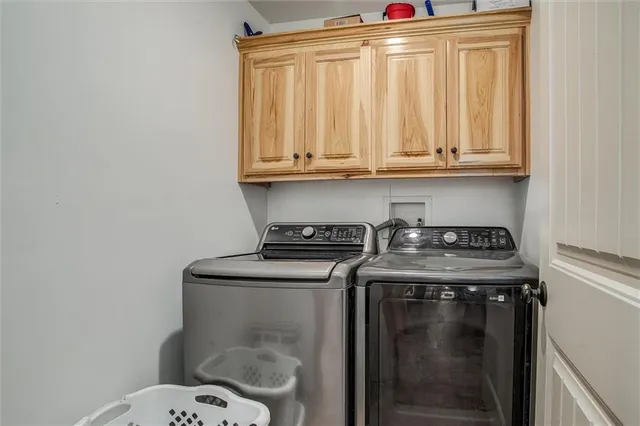 $585,000 | 453 Northeast County Road 14004, Adrian, MO 64720