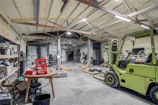 $585,000 | 453 Northeast County Road 14004, Adrian, MO 64720