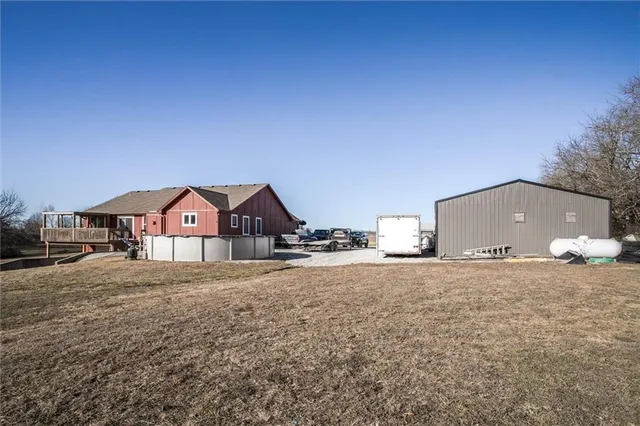 $585,000 | 453 Northeast County Road 14004, Adrian, MO 64720