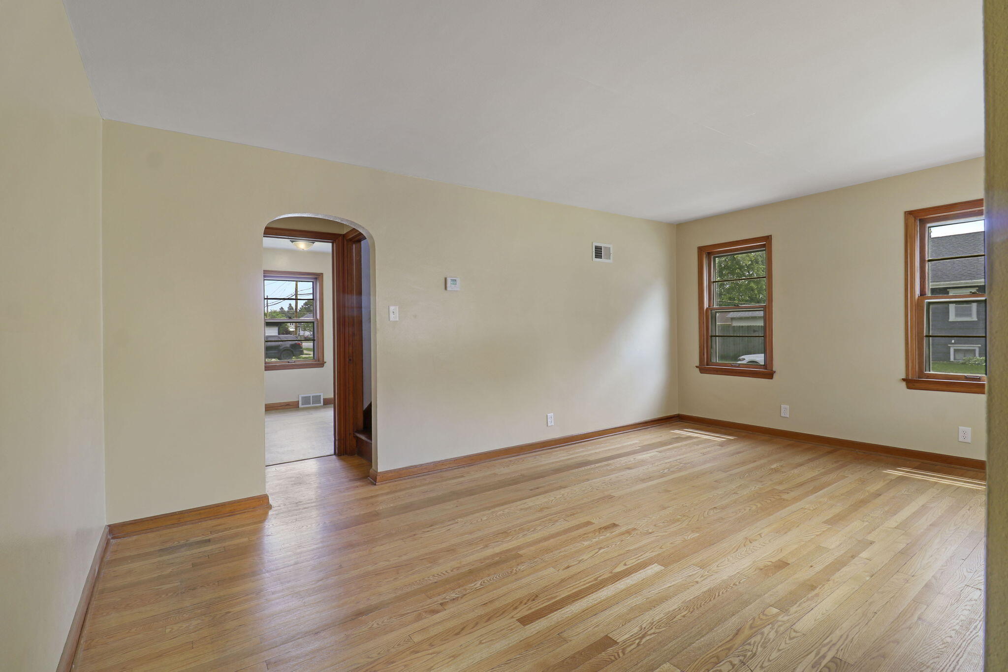 5237 35th Avenue Kenosha, WI 53144 - Photo 3 of 22 4-web-or-mls-5237 35th Ave, Kenosha, WI