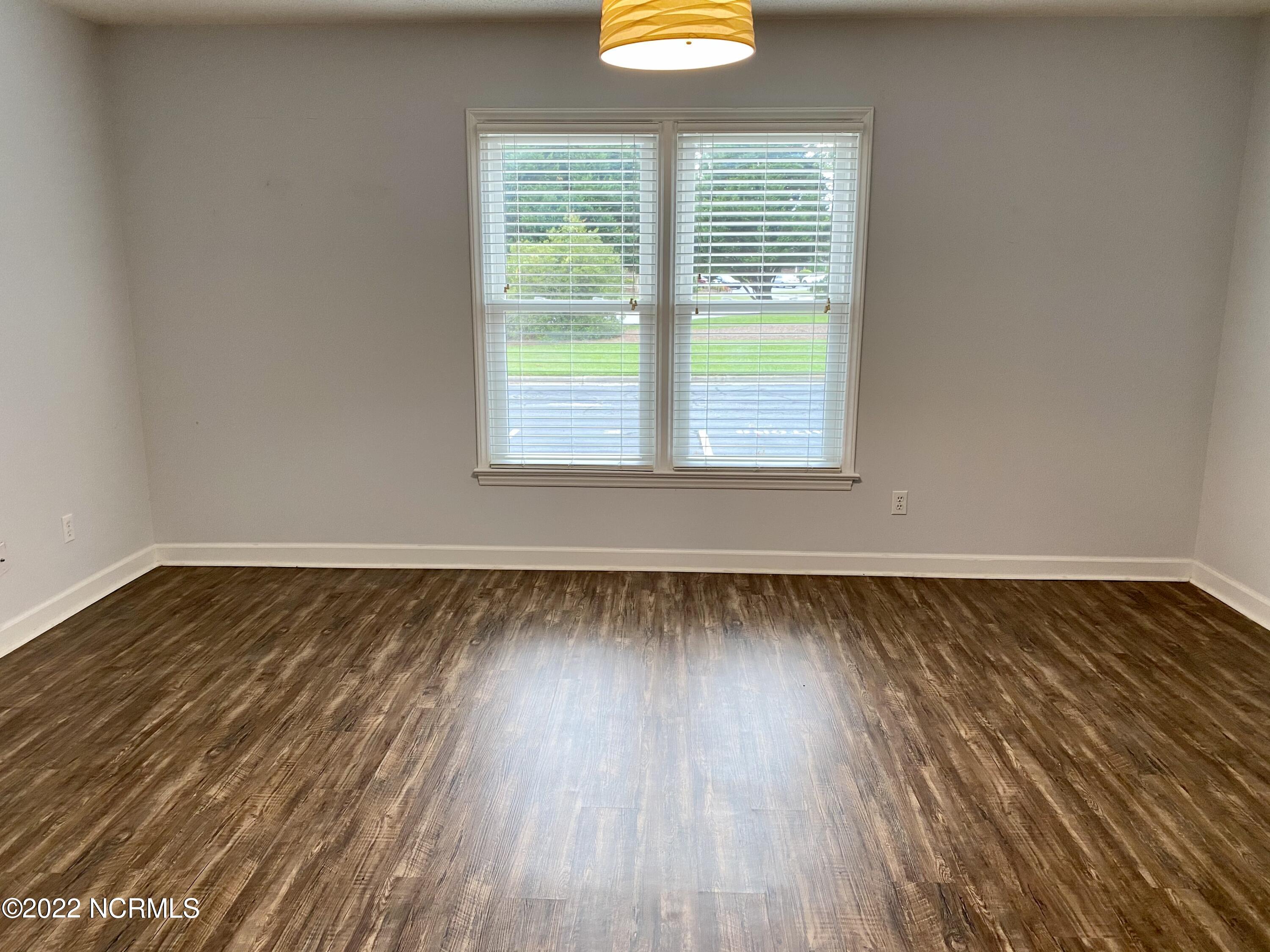 2060 Quail Ridge Road, Unit E Greenville, NC 27858 - Photo 17 of 31 IMG_0481