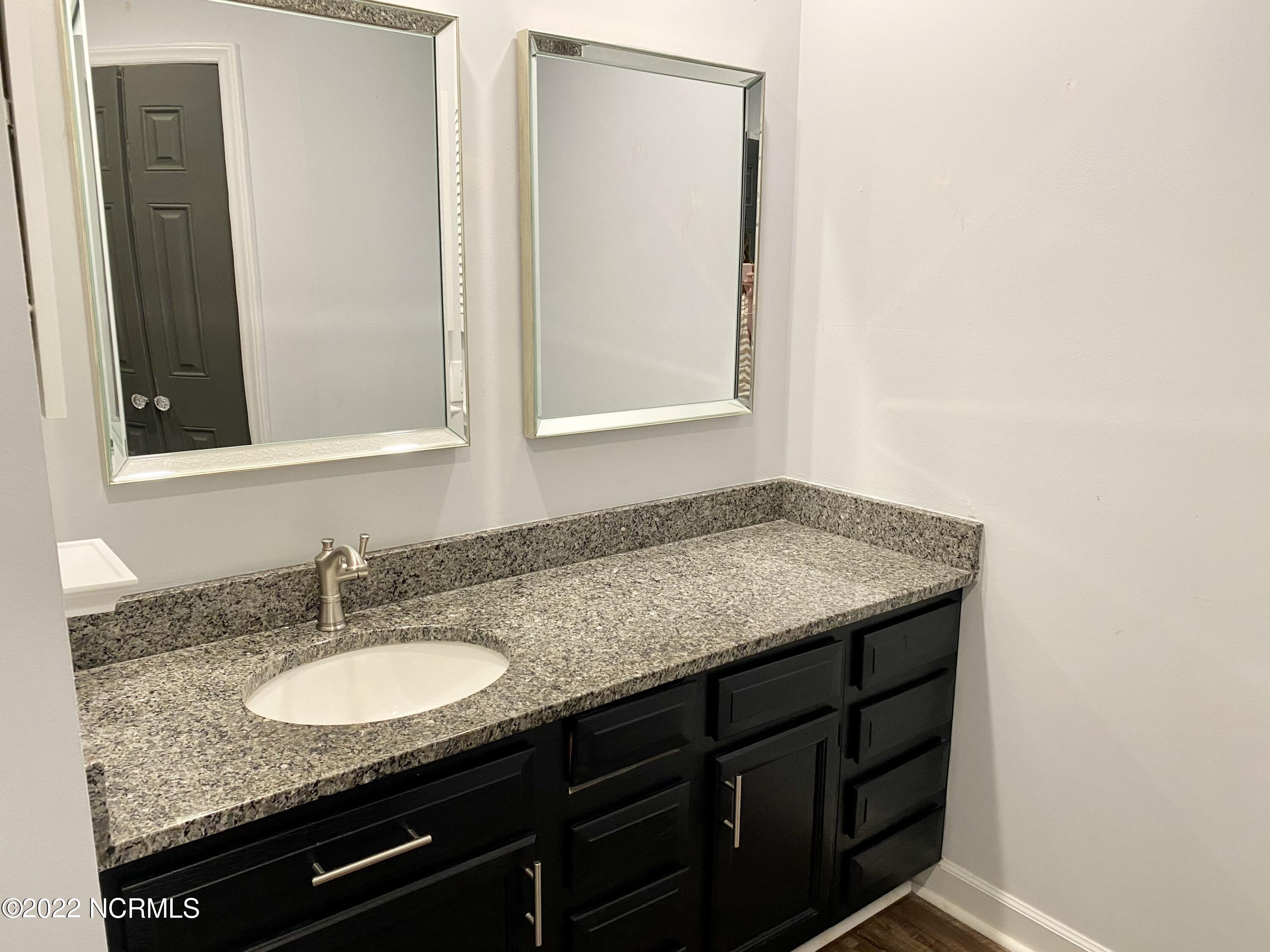 2060 Quail Ridge Road, Unit E Greenville, NC 27858 - Photo 20 of 31 IMG_0484