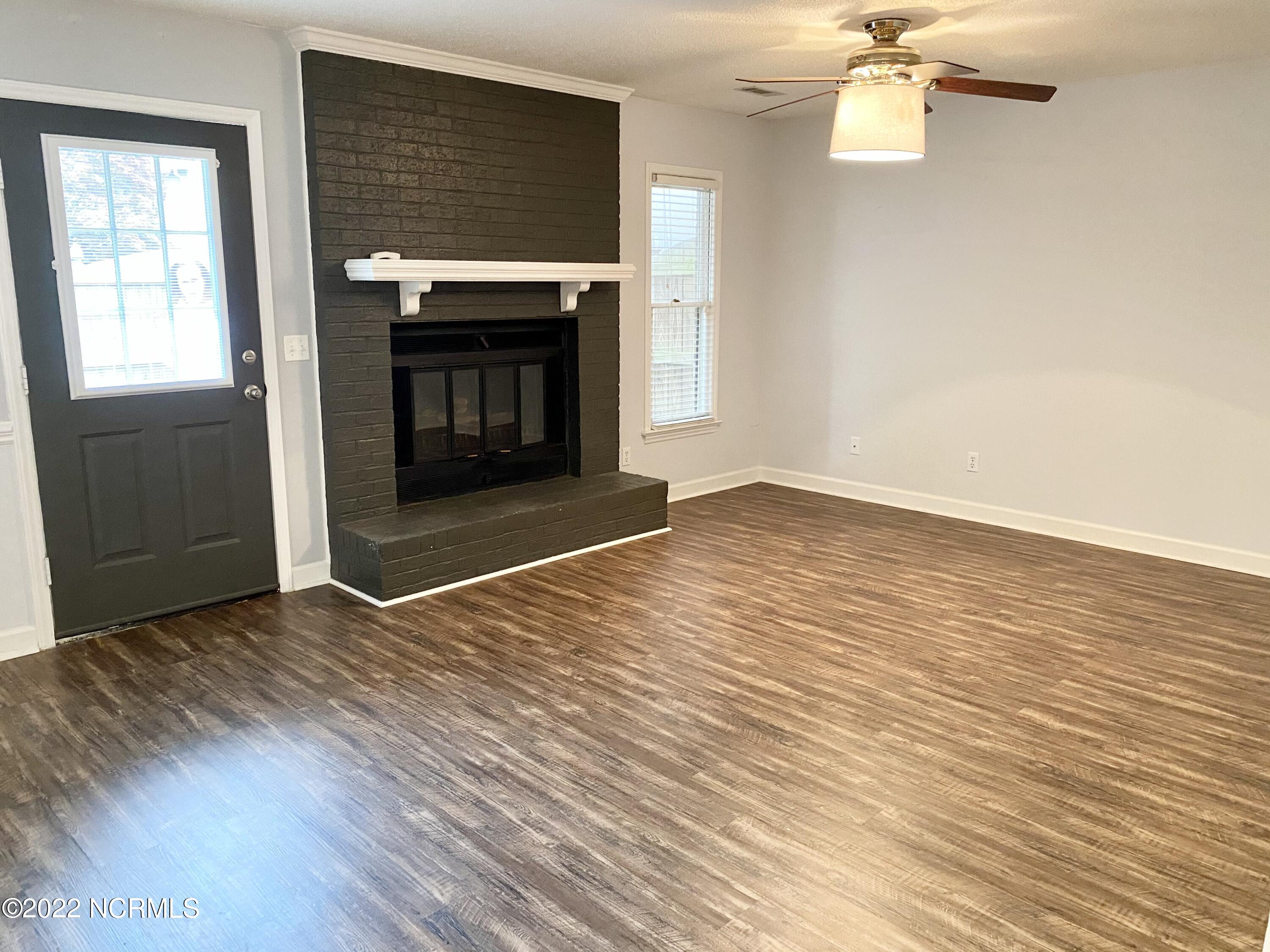 2060 Quail Ridge Road, Unit E Greenville, NC 27858 - Photo 10 of 31 IMG_0474