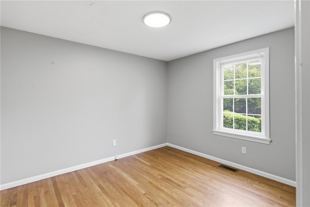 49 Harvest Road Middletown, RI 02842 - Photo 18 of 49