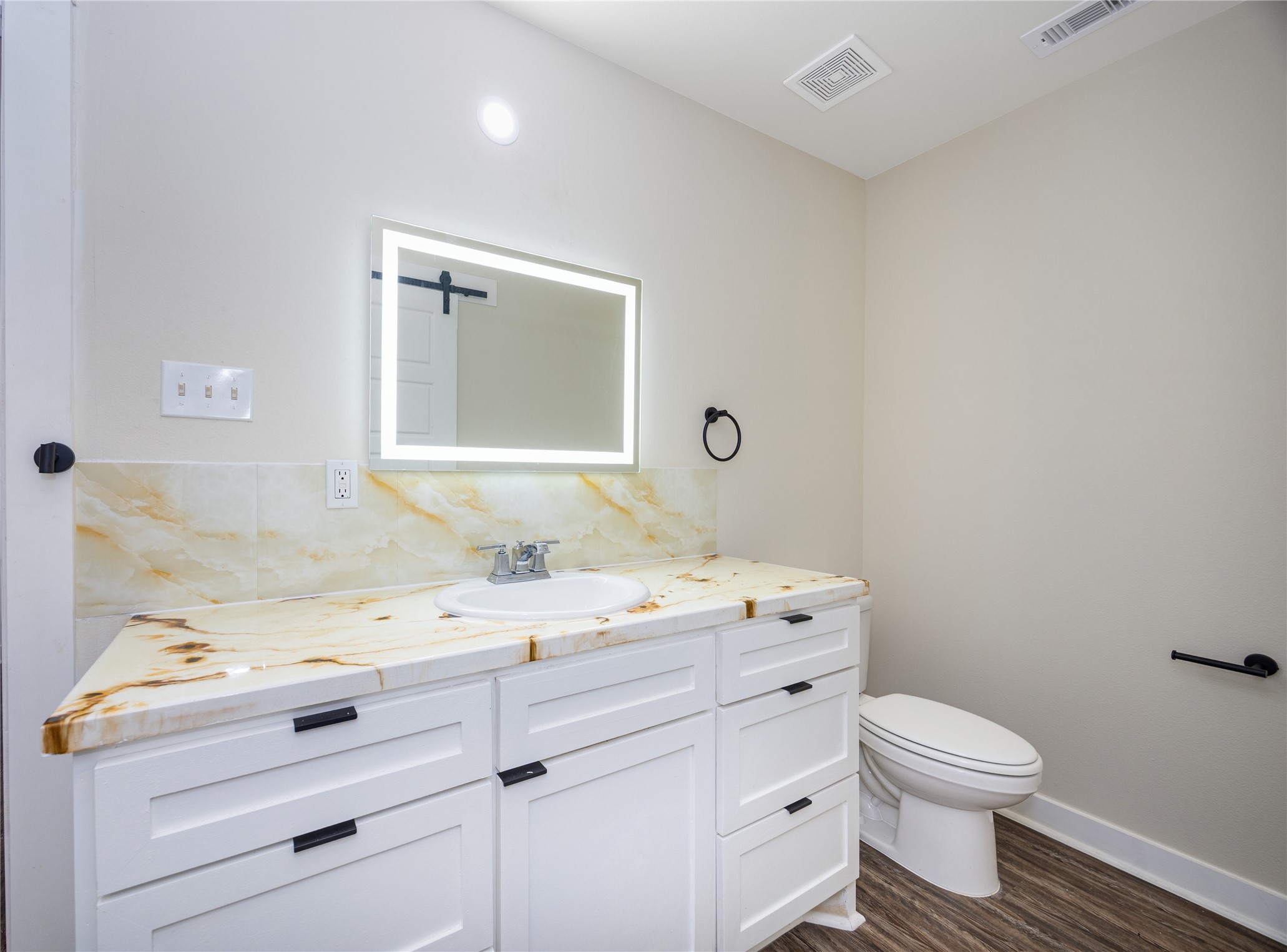 10930 Exeter Street, Unit B Houston, TX 77093 - Photo 24 of 32 Gallery Image 24