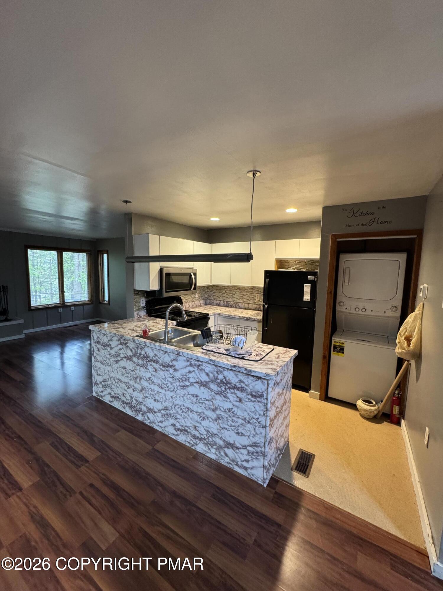 253 Northslope II Road East Stroudsburg, PA 18302 - Photo 2 of 12 IMG_2723