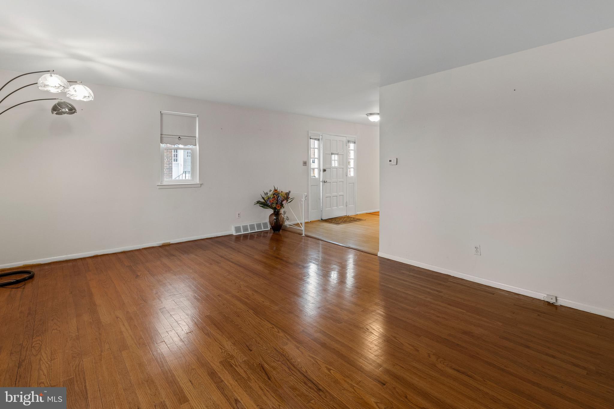 434 Rennard Street Philadelphia, PA 19116 - Photo 3 of 29 Gallery Image 3