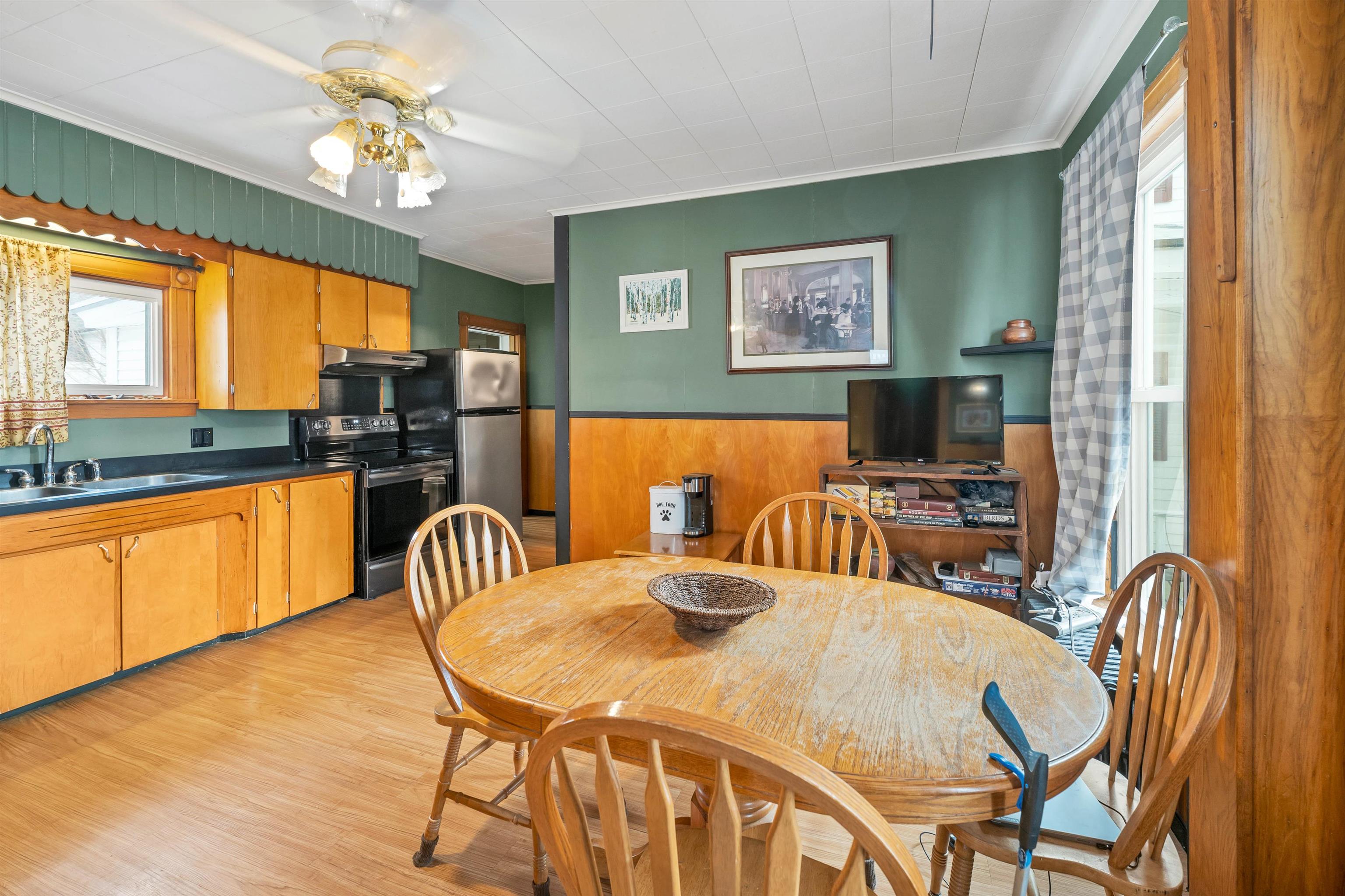 405 Elm Street Laconia, NH 03246 - Photo 11 of 54