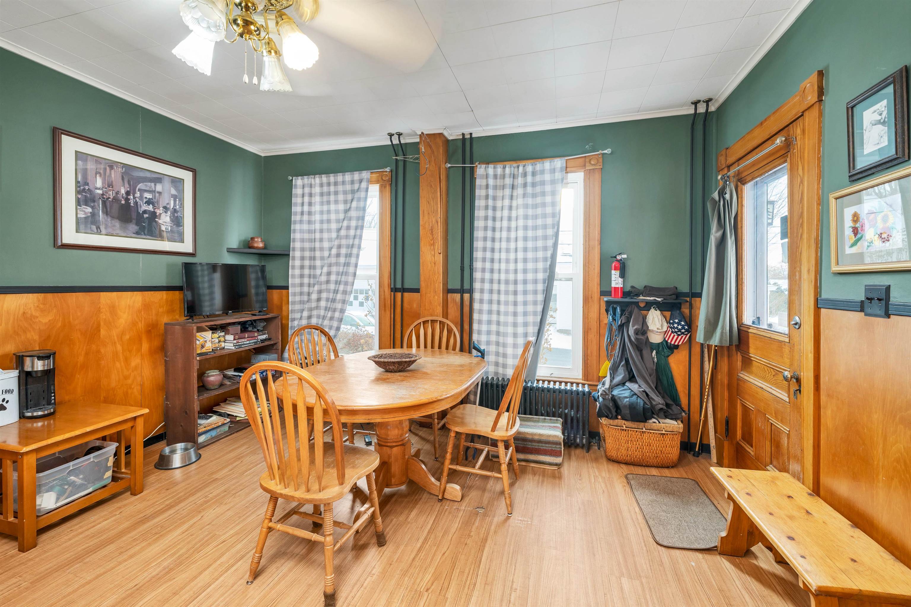 405 Elm Street Laconia, NH 03246 - Photo 12 of 54