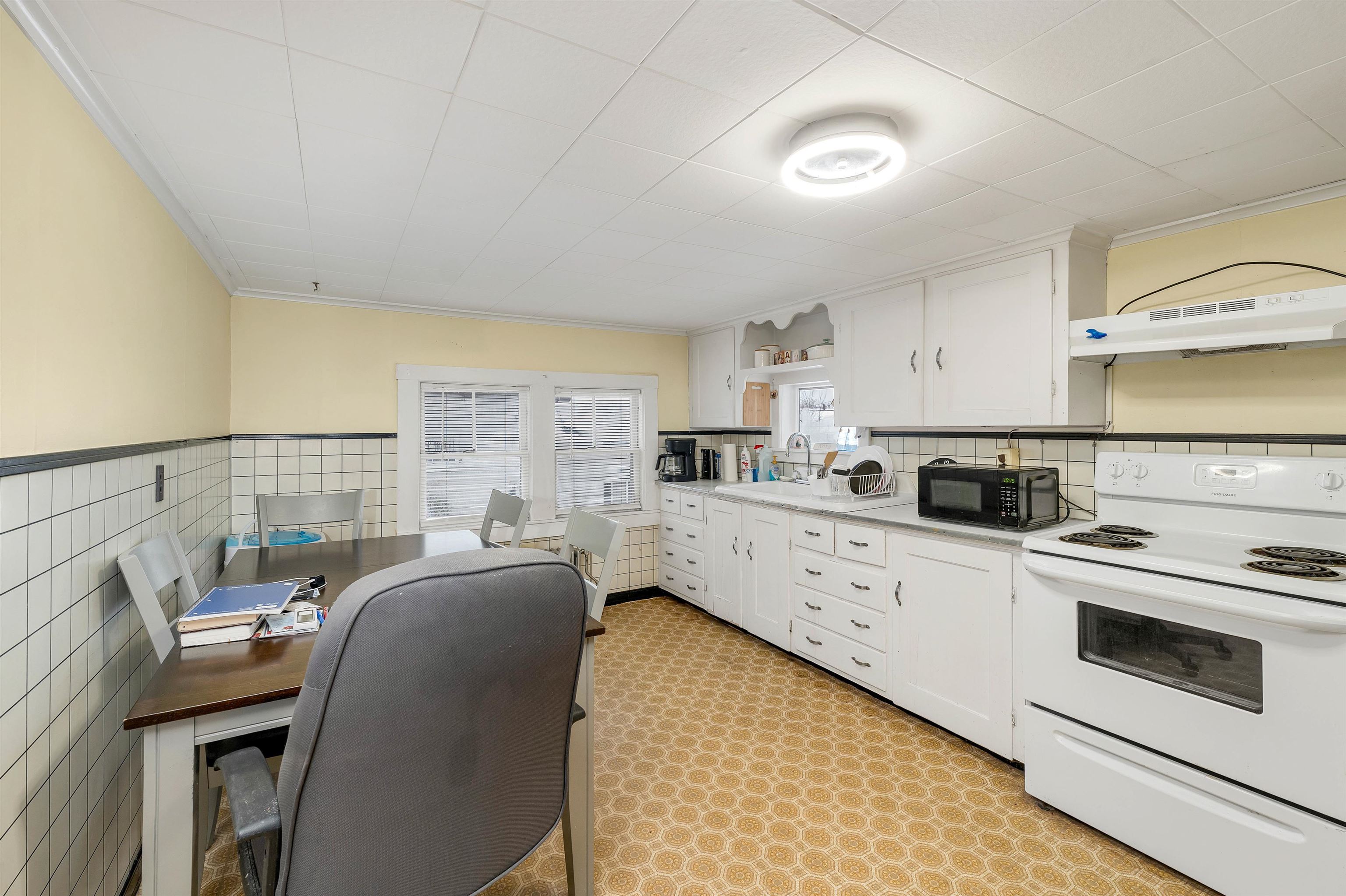 405 Elm Street Laconia, NH 03246 - Photo 40 of 54