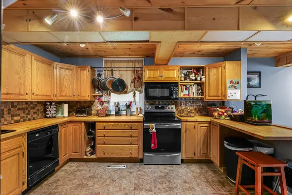 $209,000 | 300 North Lincoln Street, Thomasboro, IL 61878