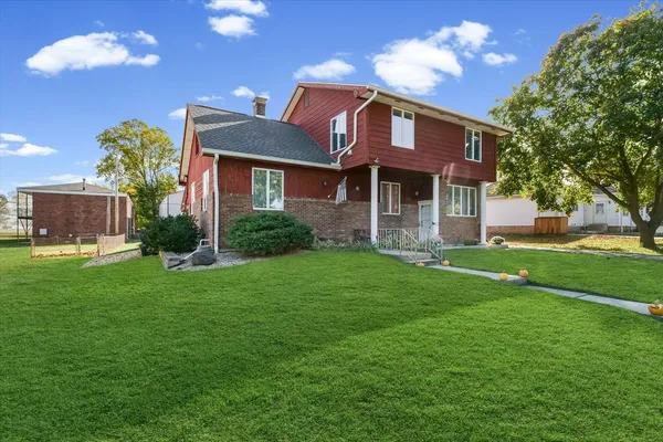 $209,000 | 300 North Lincoln Street, Thomasboro, IL 61878