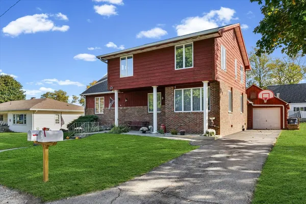 $209,000 | 300 North Lincoln Street, Thomasboro, IL 61878