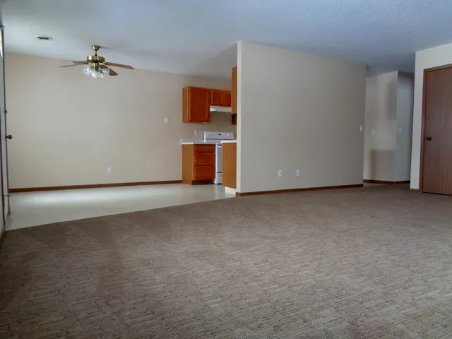 $1,350 | 1708 Lincoln Avenue, Unit 6, Montevideo, MN 56265