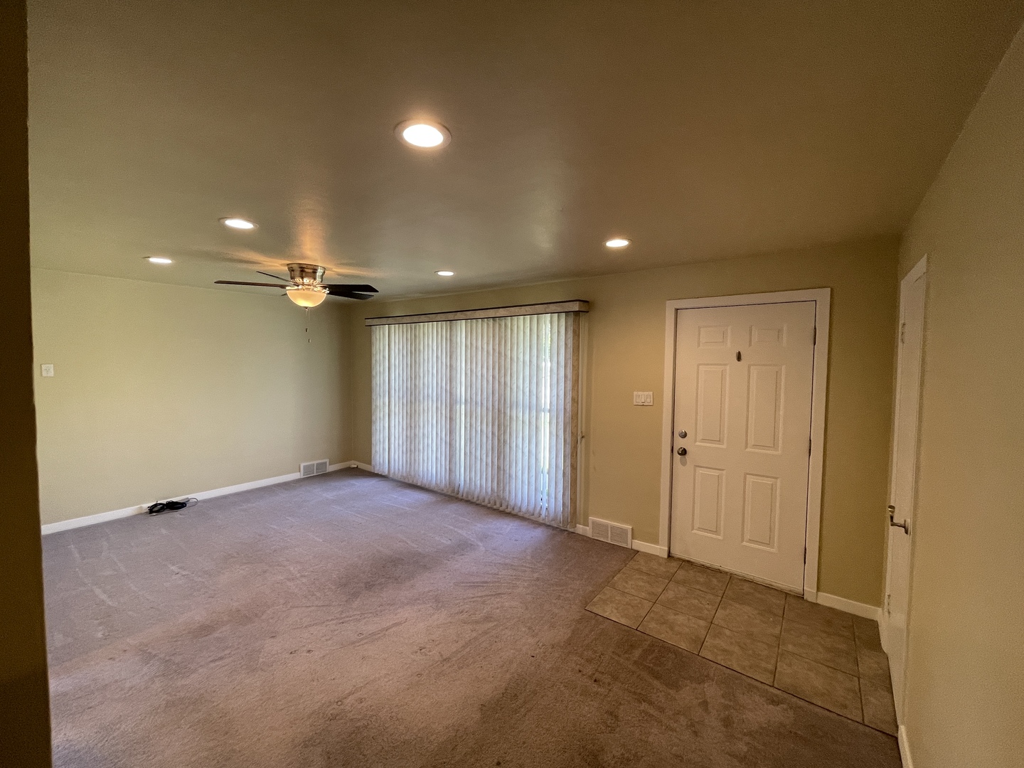 11 Shagbark Road Lake Bluff, IL 60044 - Photo 12 of 20 a view of empty room