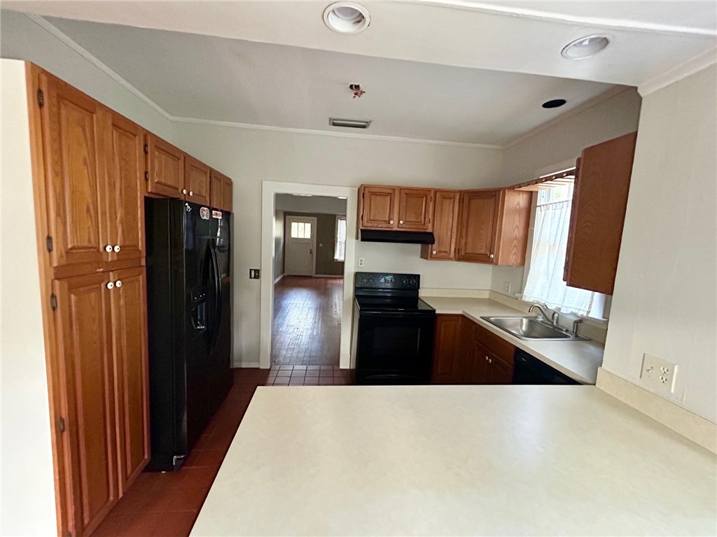 11822 Old Demere Road St. Simons Island, GA 31522 - Photo 3 of 15 Back Kitchen