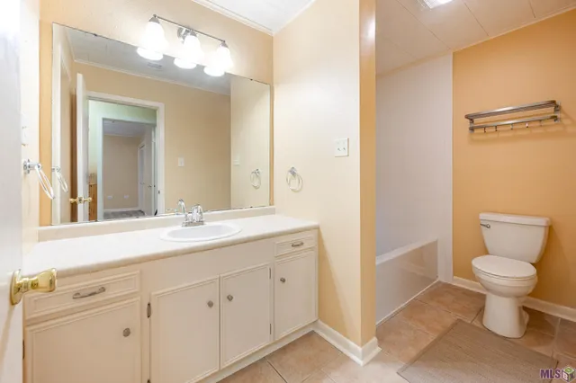 $389,900 | 209 Country Estates Drive, Houma, LA 70364