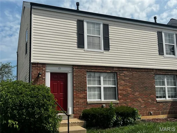 $179,900 | 71 Woodlake Court, Unit A, Lake St. Louis, MO 63367