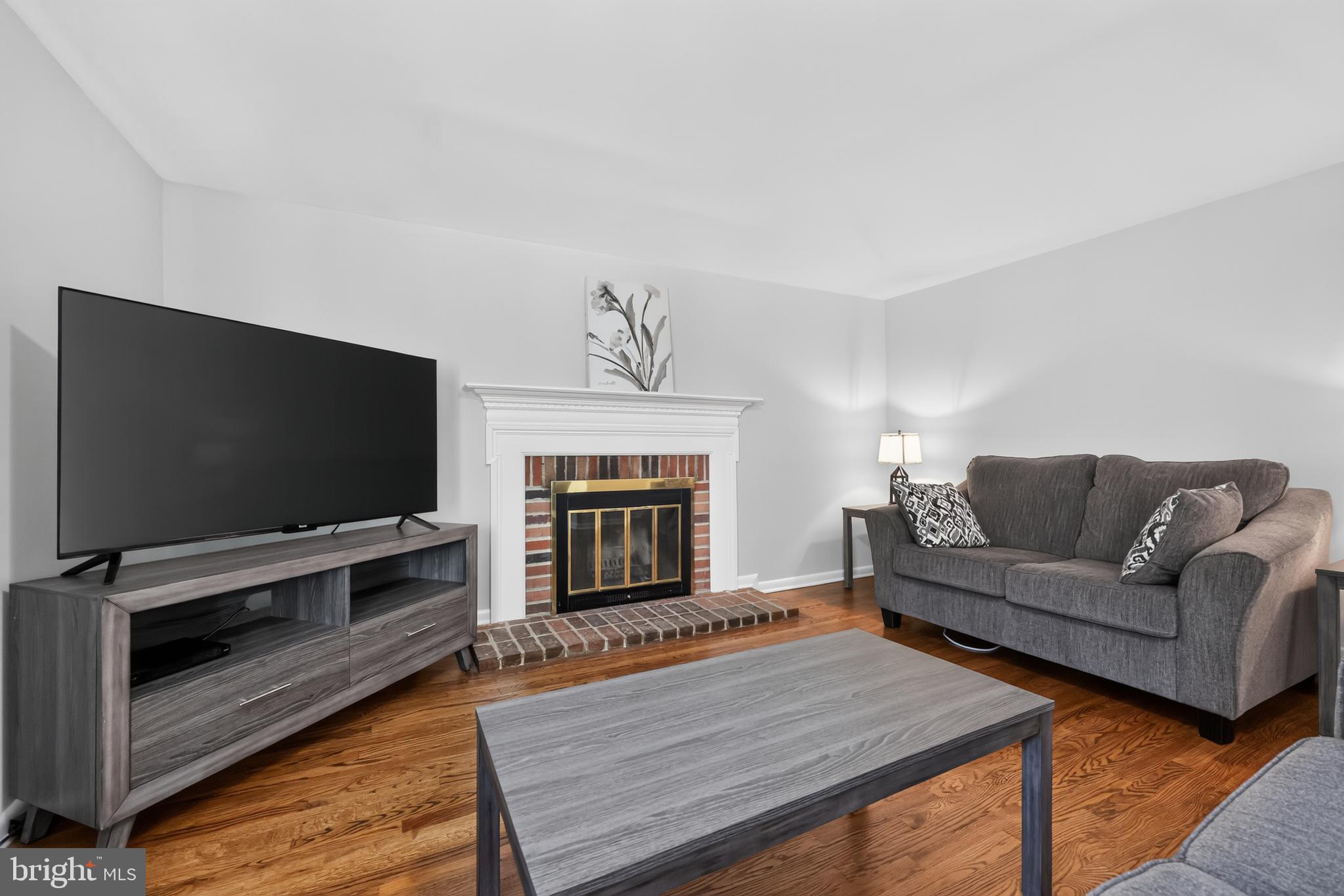 344 North Dillwyn Road Newark, DE 19711 - Photo 12 of 29 Living Room